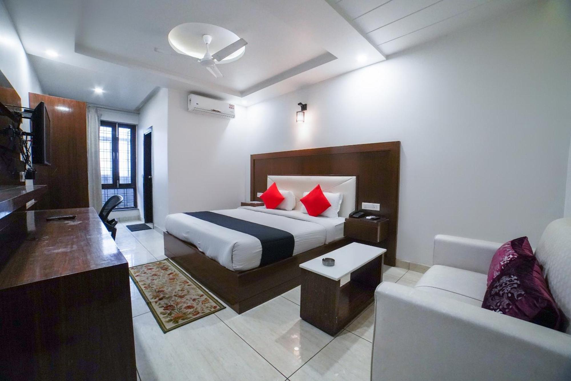 Collection O Prem Ratna Hotel Dehradún Kültér fotó